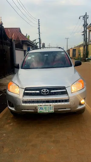 Toyota RAV4 2011 Silver