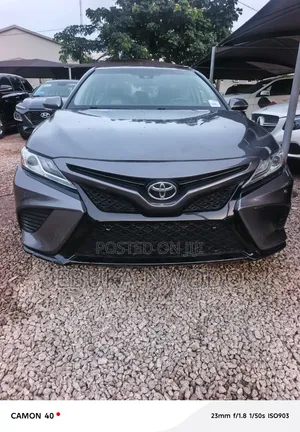 Toyota Camry 2018 Gray