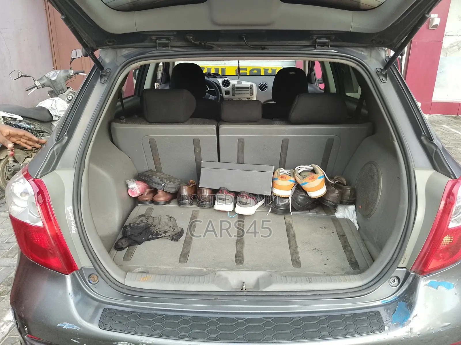 Toyota Matrix 2010 Gray