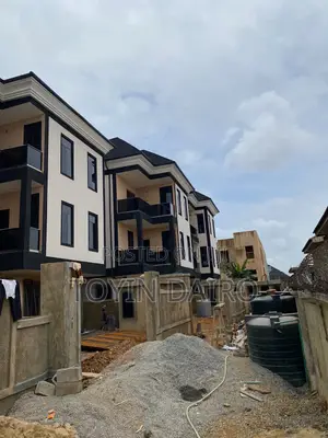 6bdrm Duplex in Magodo Phase 2 Gra for sale