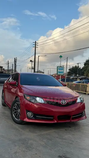 Toyota Camry SE 4dr Sedan (2.5L 4cyl 6A) 2012 Red
