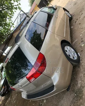 Toyota Sienna 2005 Gold
