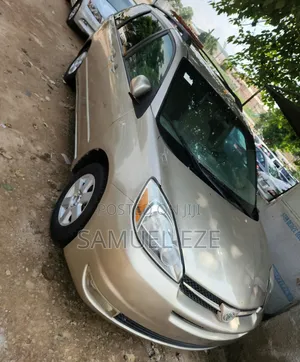 Toyota Sienna 2005 Gold