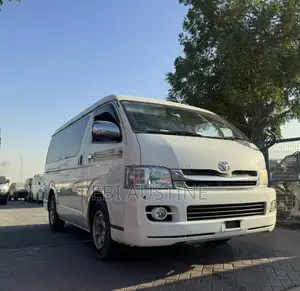 Toyota HiAce 2012 White