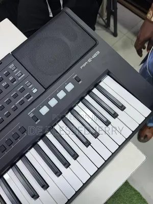Yamaha PSR E483 Keyboard