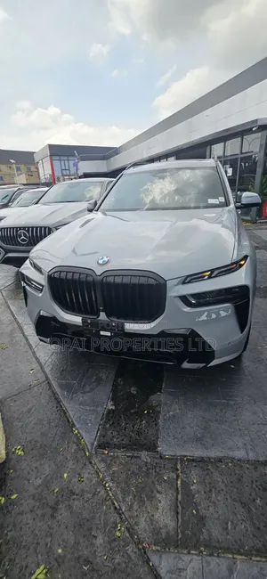New BMW X7 2025