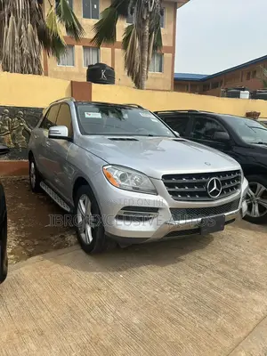 Mercedes-Benz M Class ML350 4MATIC 4dr SUV AWD (3.5L 6cyl 7A) 2014