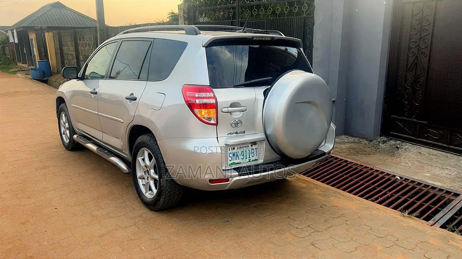 Toyota RAV4 2011 Silver