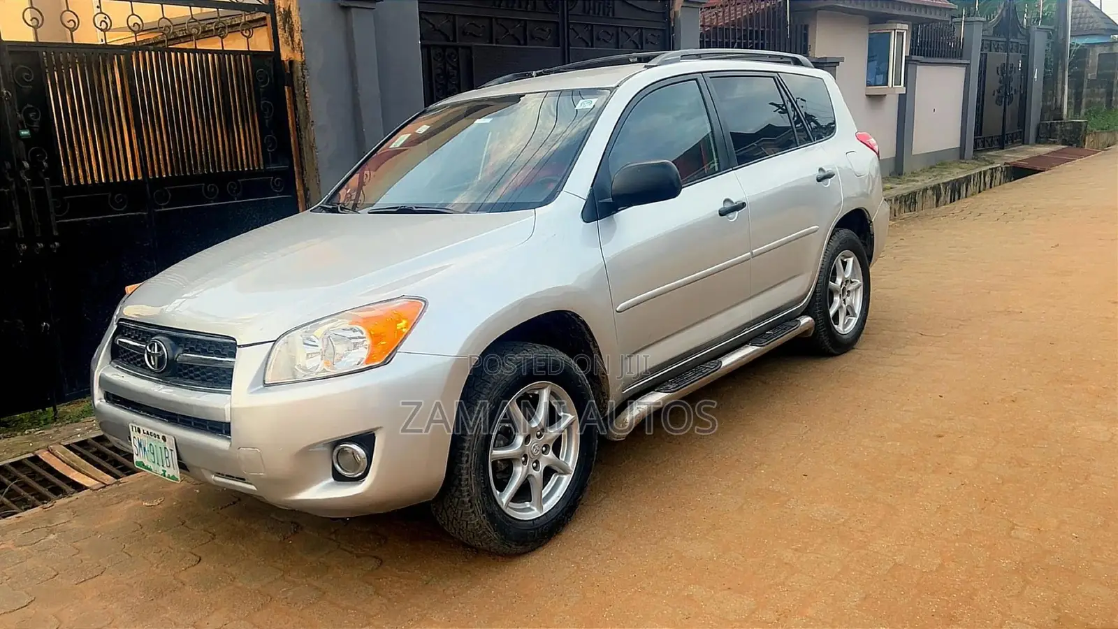 Toyota RAV4 2011 Silver