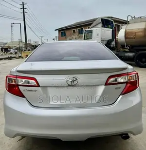 Toyota Camry SE 4dr Sedan (2.5L 4cyl 6A) 2013 Silver