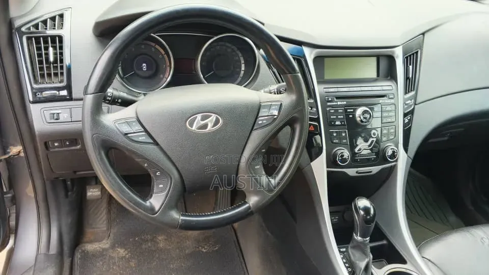 Hyundai Sonata 2011 Gray