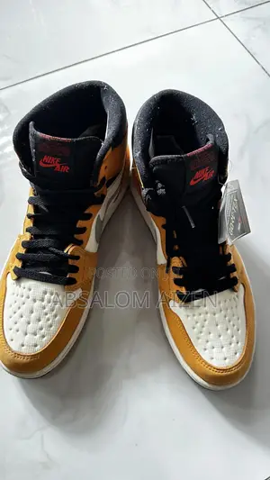 Air Jordan 1 High Element GORE-TEX in the Light Curry