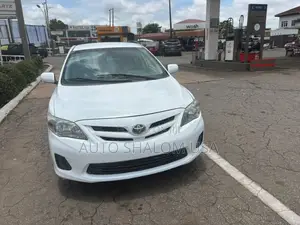 Toyota Corolla 2011 White