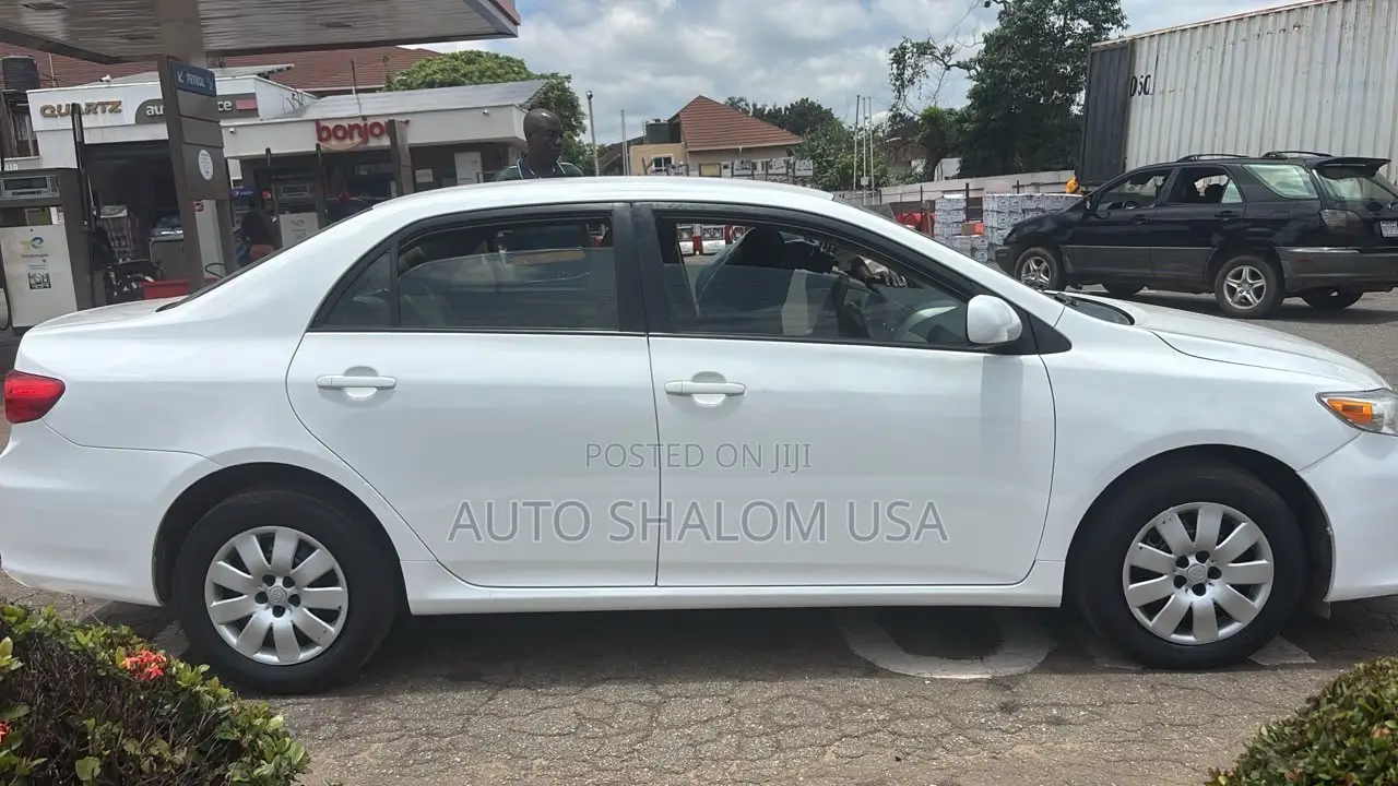 Toyota Corolla 2011 White