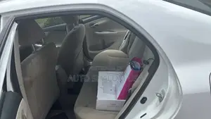 Toyota Corolla 2011 White