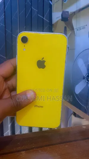 Apple iPhone XR 64 GB Yellow