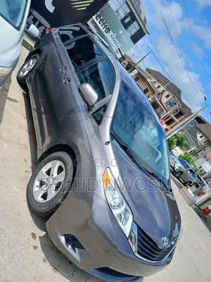 Toyota Sienna 2011 Gray