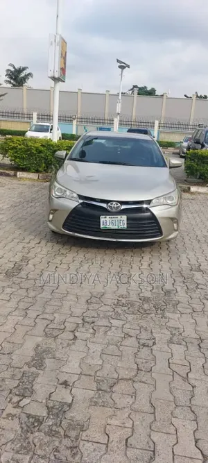 Toyota Camry 2015 Gold