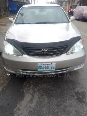 Toyota Camry 2005 Gray