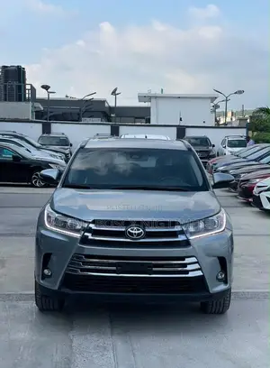 Toyota Highlander XLE 4x2 V6 (3.5L 6cyl 8A) 2018 Silver