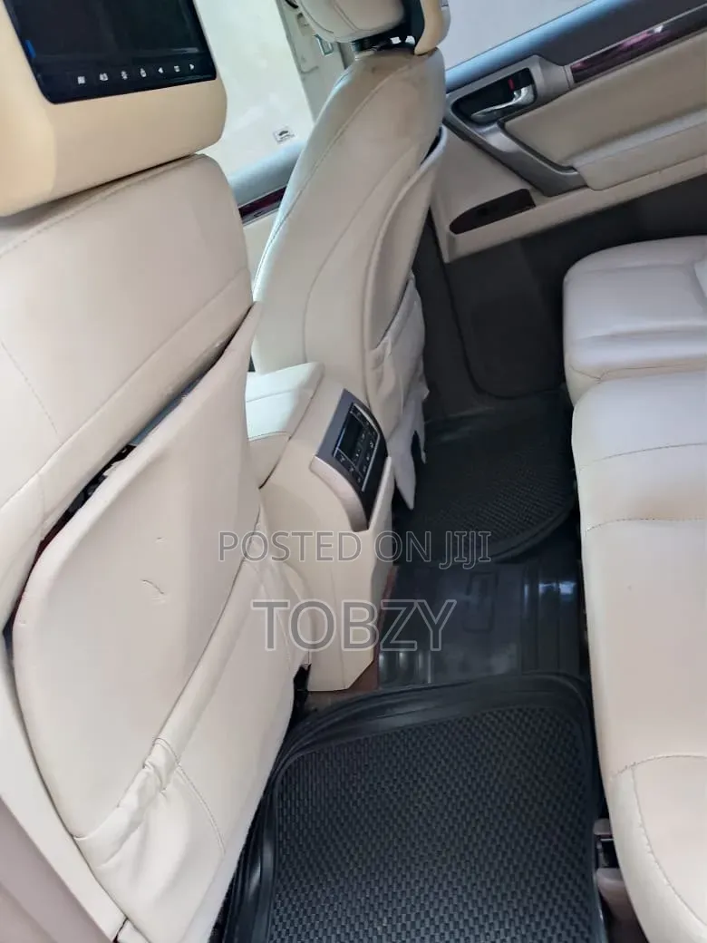 Lexus GX 2011 Black