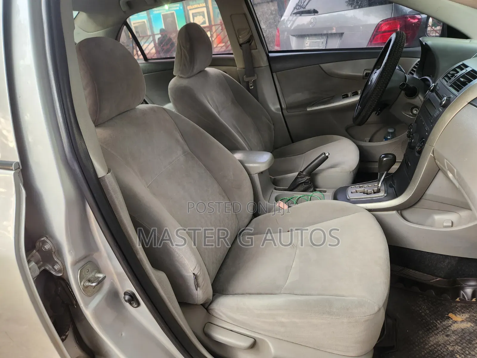 Toyota Corolla 2010 Silver