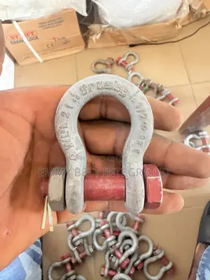 Crosby G-2130 Bolt-Type Anchor Shackle With a 2-Ton