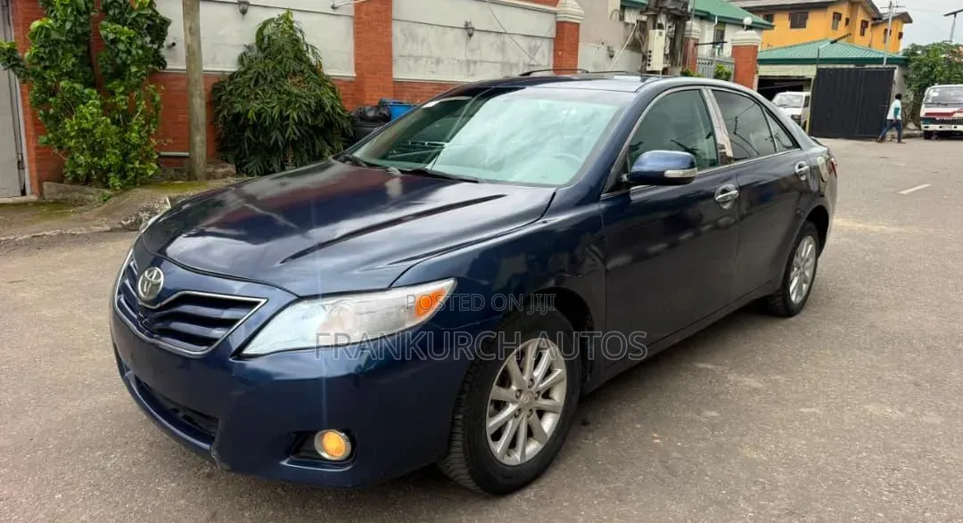 Toyota Camry 2010 Blue