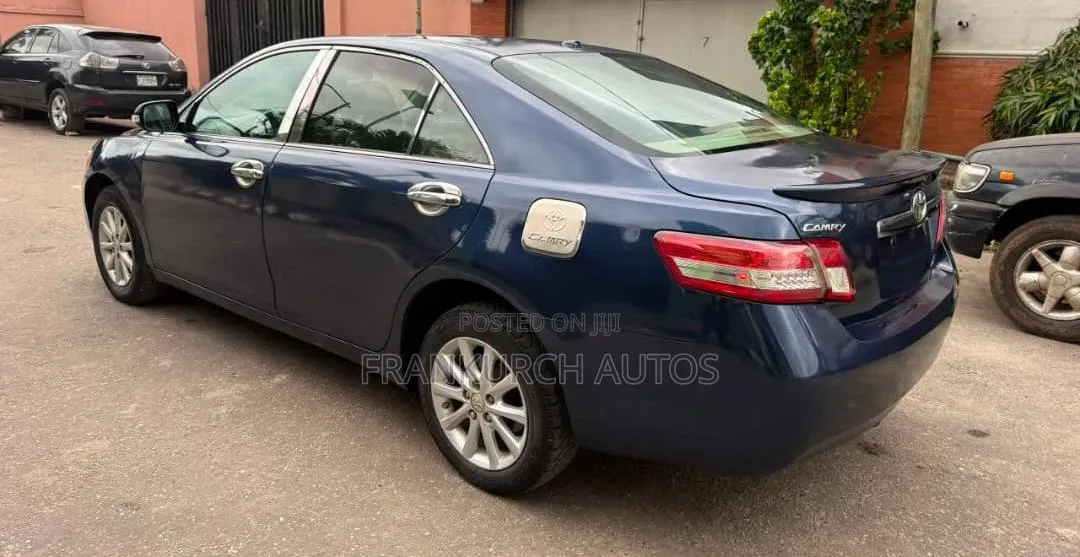 Toyota Camry 2010 Blue