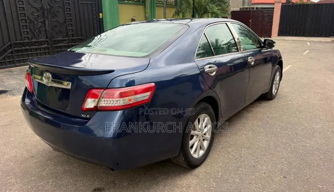 Toyota Camry 2010 Blue