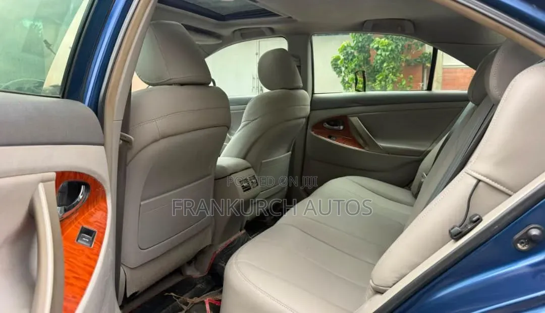 Toyota Camry 2010 Blue