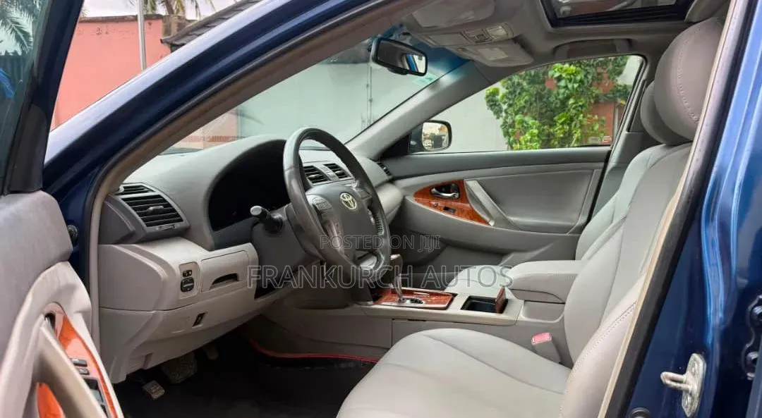 Toyota Camry 2010 Blue