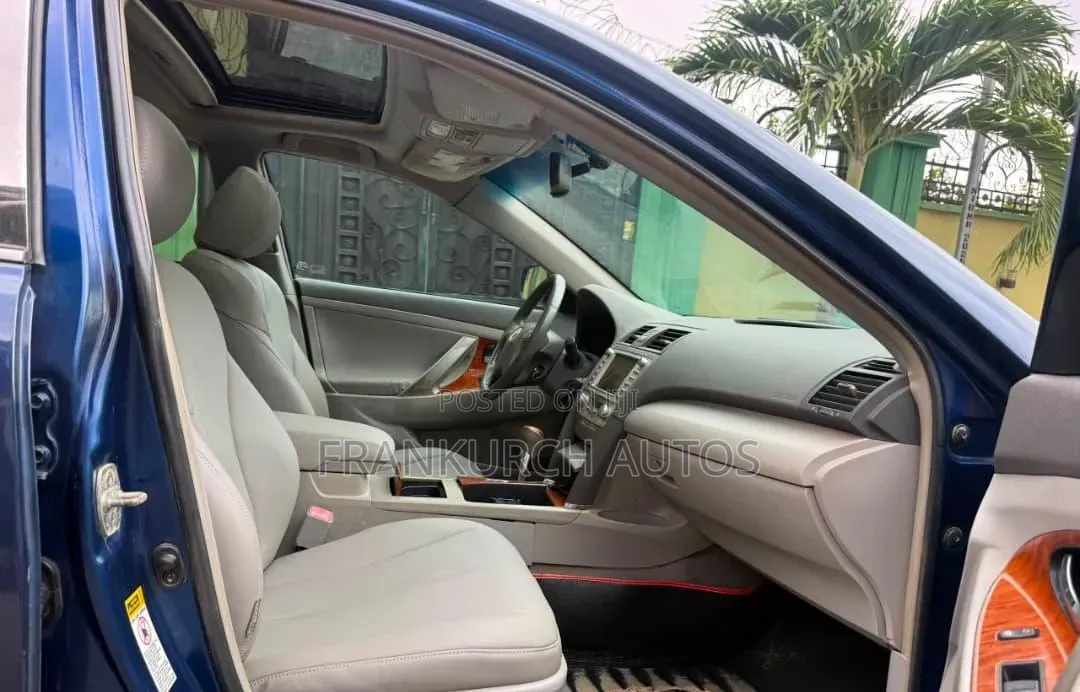 Toyota Camry 2010 Blue