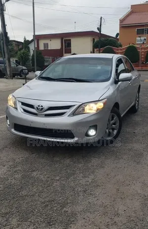 Toyota Corolla 2010 Silver