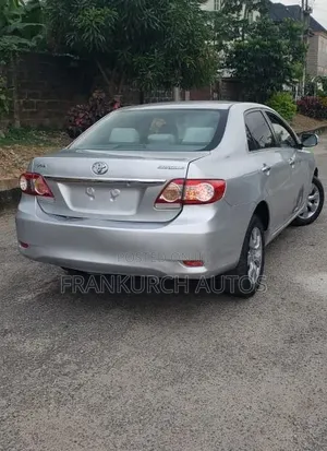 Toyota Corolla 2010 Silver