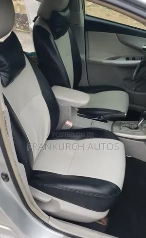 Toyota Corolla 2010 Silver