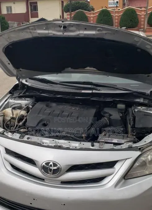 Toyota Corolla 2010 Silver