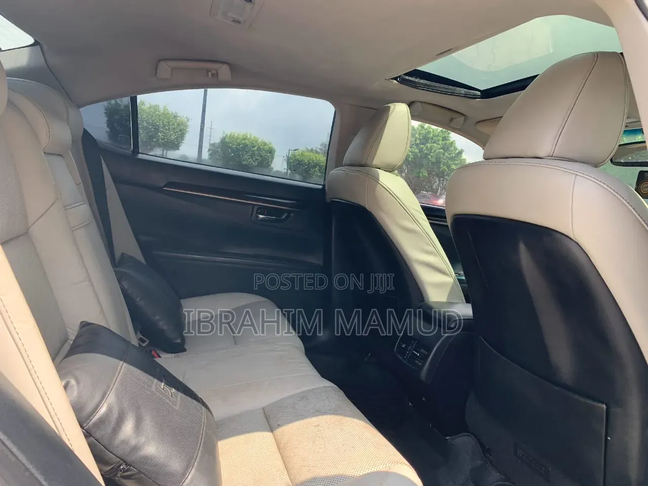 Lexus ES 2013 White