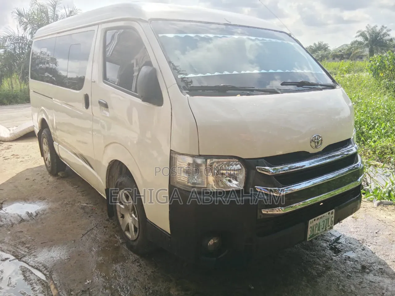 Toyota HiAce 2004 White