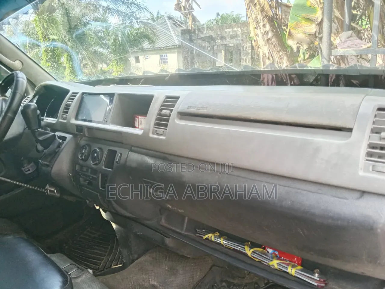 Toyota HiAce 2004 White