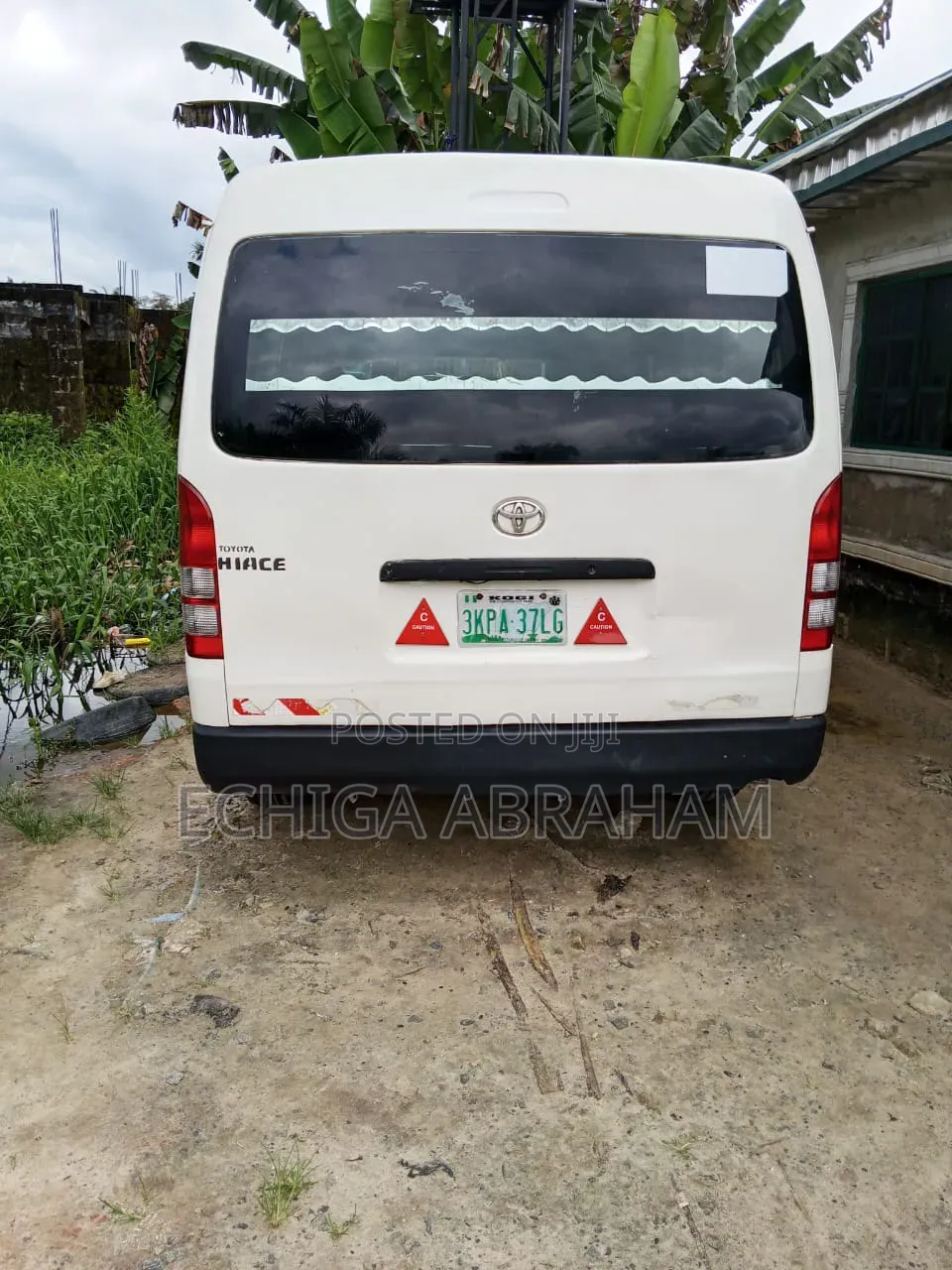 Toyota HiAce 2004 White