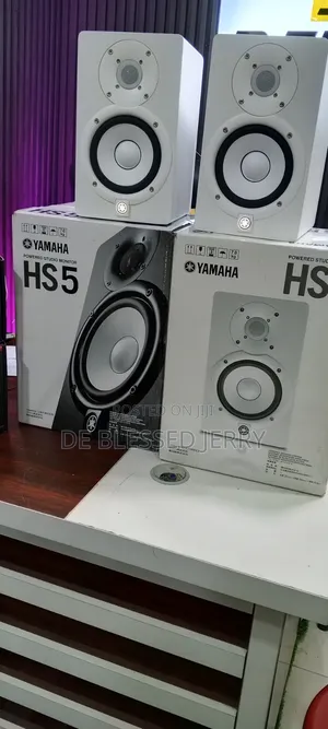 Yamaha HS5 Powered Studio Monitor