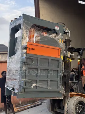Baling Machine 80 Tons