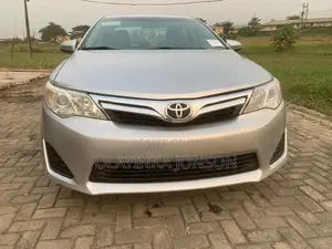 Toyota Camry LE 4dr Sedan (2.5L 4cyl 6A) 2012 Silver