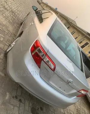 Toyota Camry LE 4dr Sedan (2.5L 4cyl 6A) 2012 Silver