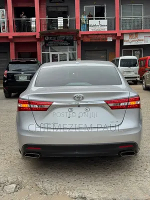 Toyota Avalon XLE Premium Sedan FWD (3.5L 6cyl 6A) 2013 Silver