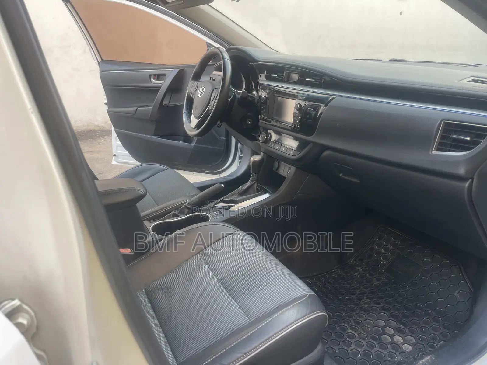 Toyota Corolla 2014 White