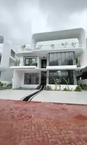 5bdrm Duplex in Osapa London for sale