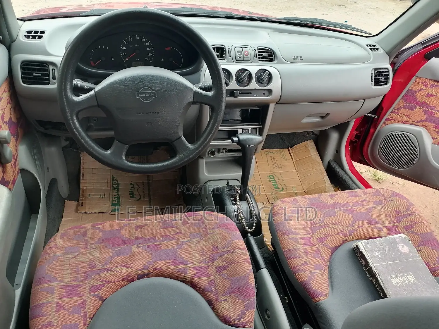 Nissan Micra 2000 Red