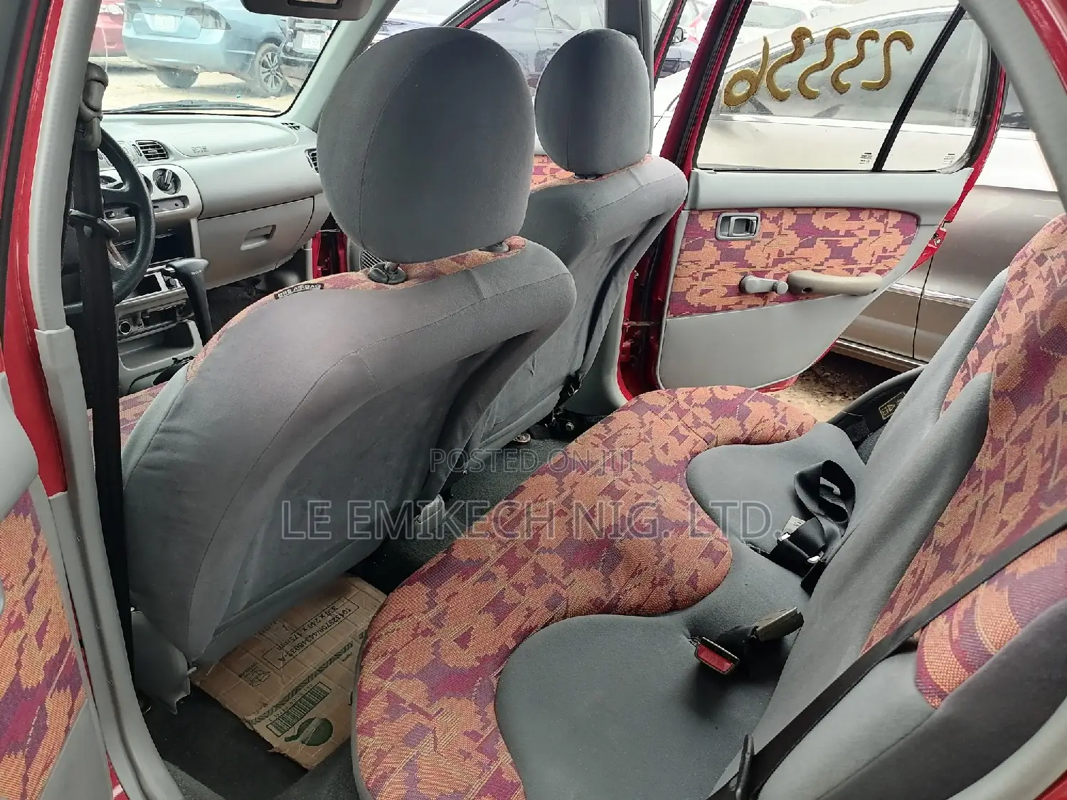 Nissan Micra 2000 Red